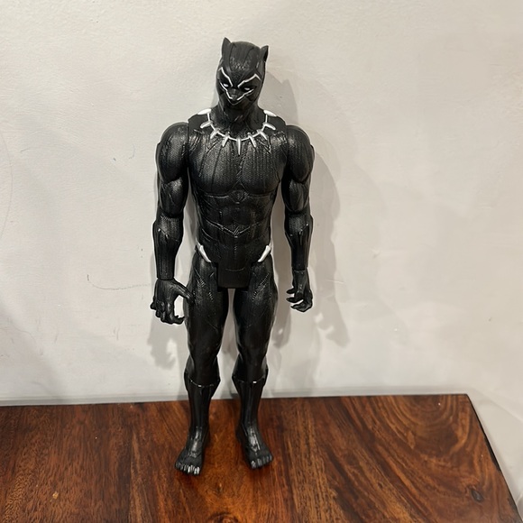 Bundle of Avengers Action Figures - Captain America and Black Panther - Picture 10 of 12